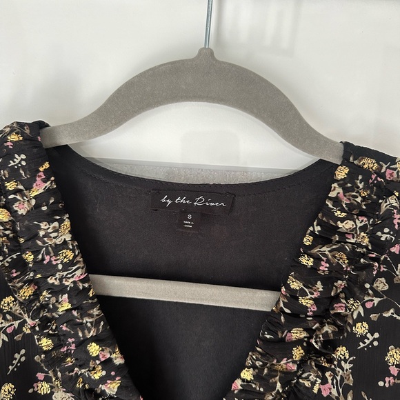 Black Floral Chiffon Ruffle Accent Maternity Midi Dress - Picture 4 of 6